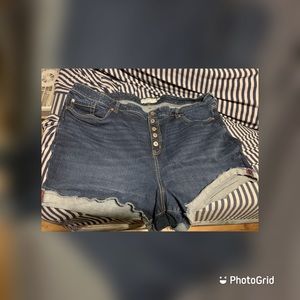 Torrid size 28 Jean Shorts